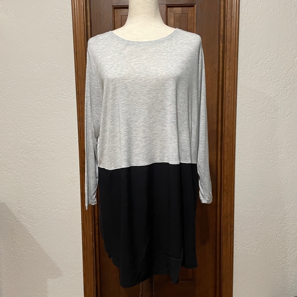 NWT Two by Vince Camuto Top 1X
